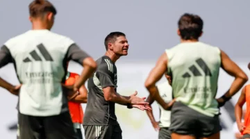 سر غرفة الملابس.. ماذا قال ألونسو لزملائه في ريال مدريد بعد الفوز؟